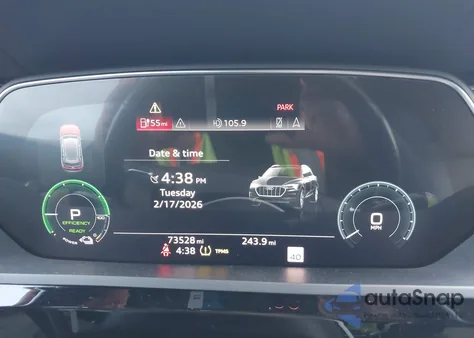 2019 Audi E-Tron Premium Plus z USA, uszkodzony, nr VIN WA1LAAGE2KB009415